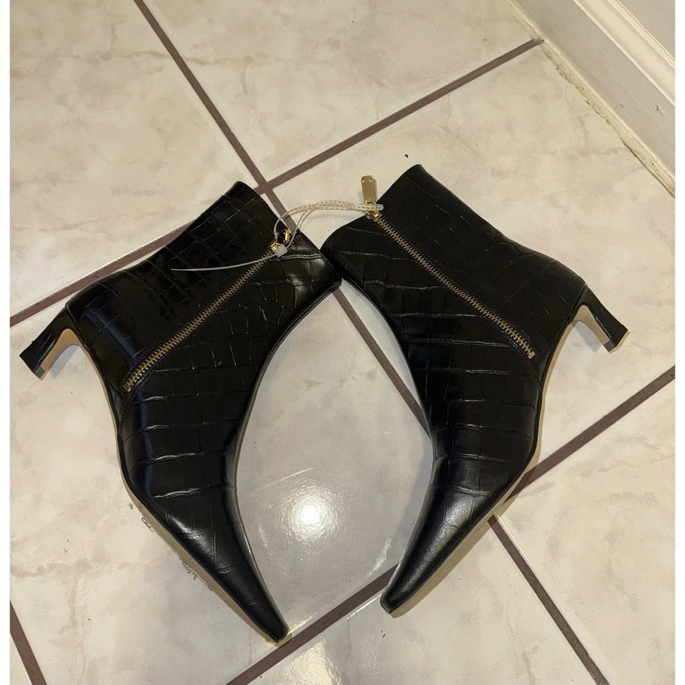 NWOB Michael Kors Cosmo Croc Embossed Kitten Leather‎ Boots Womens 6.5 Black